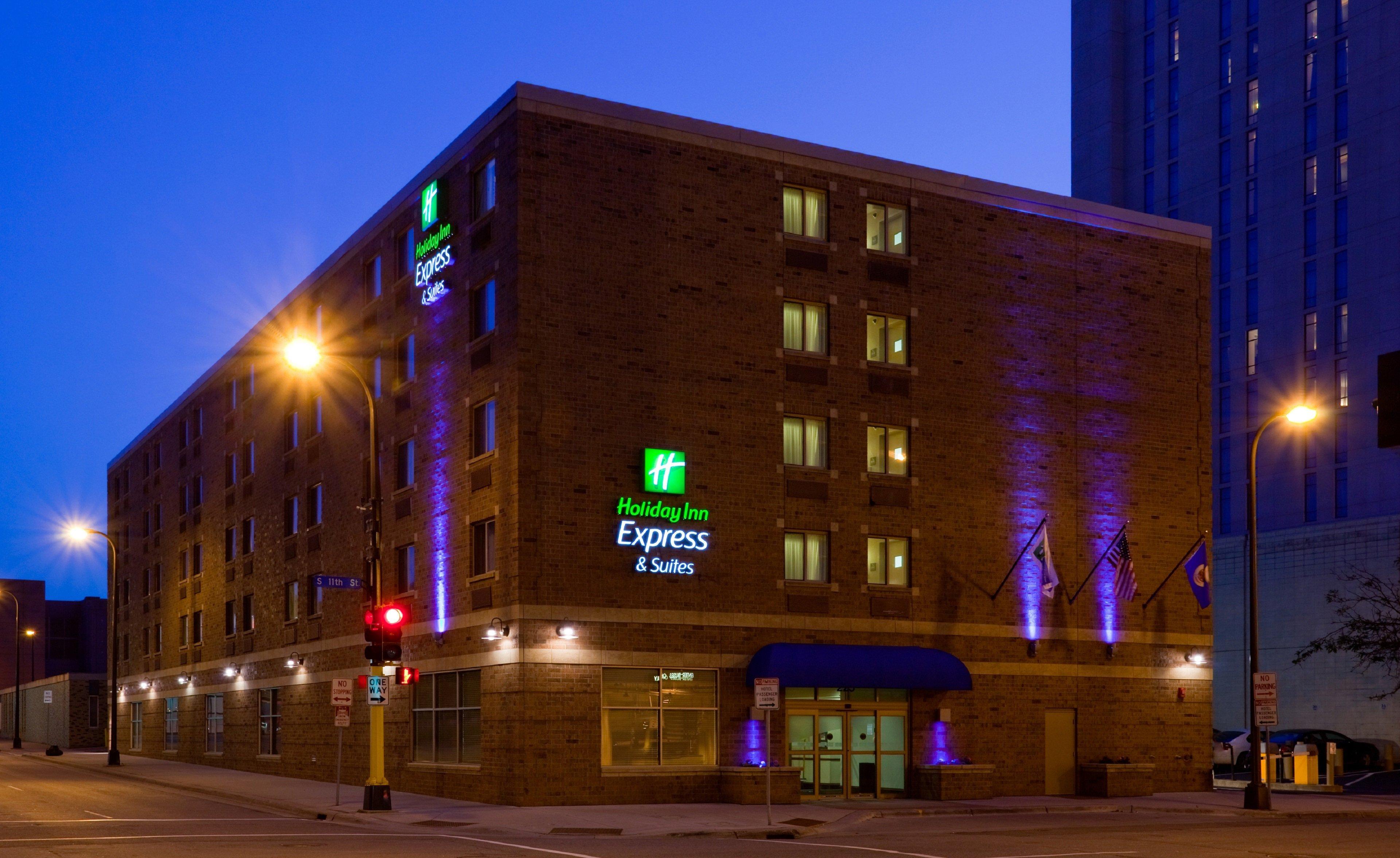 Holiday Inn Express Hotel & Suites Minneapolis-Downtown Convention Center By Ihg Extérieur photo